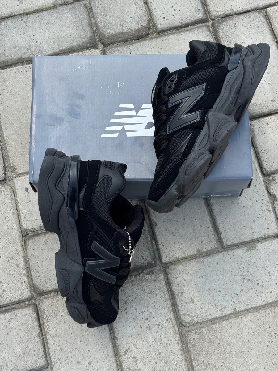9060 All Black